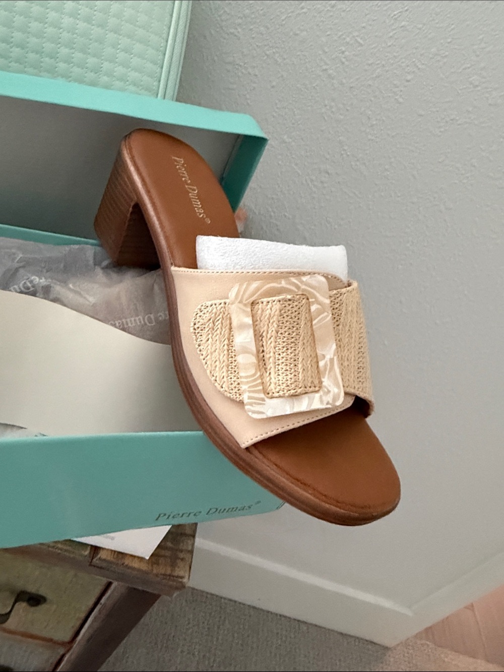 Pierre Dumas Cream Sandal - 7.5 does like an 8